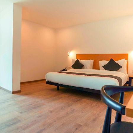 Super Townhouse O Hotel Aditya Residency Near Parthala Over Bridge Sector 121 Noida Indirapuram المظهر الخارجي الصورة