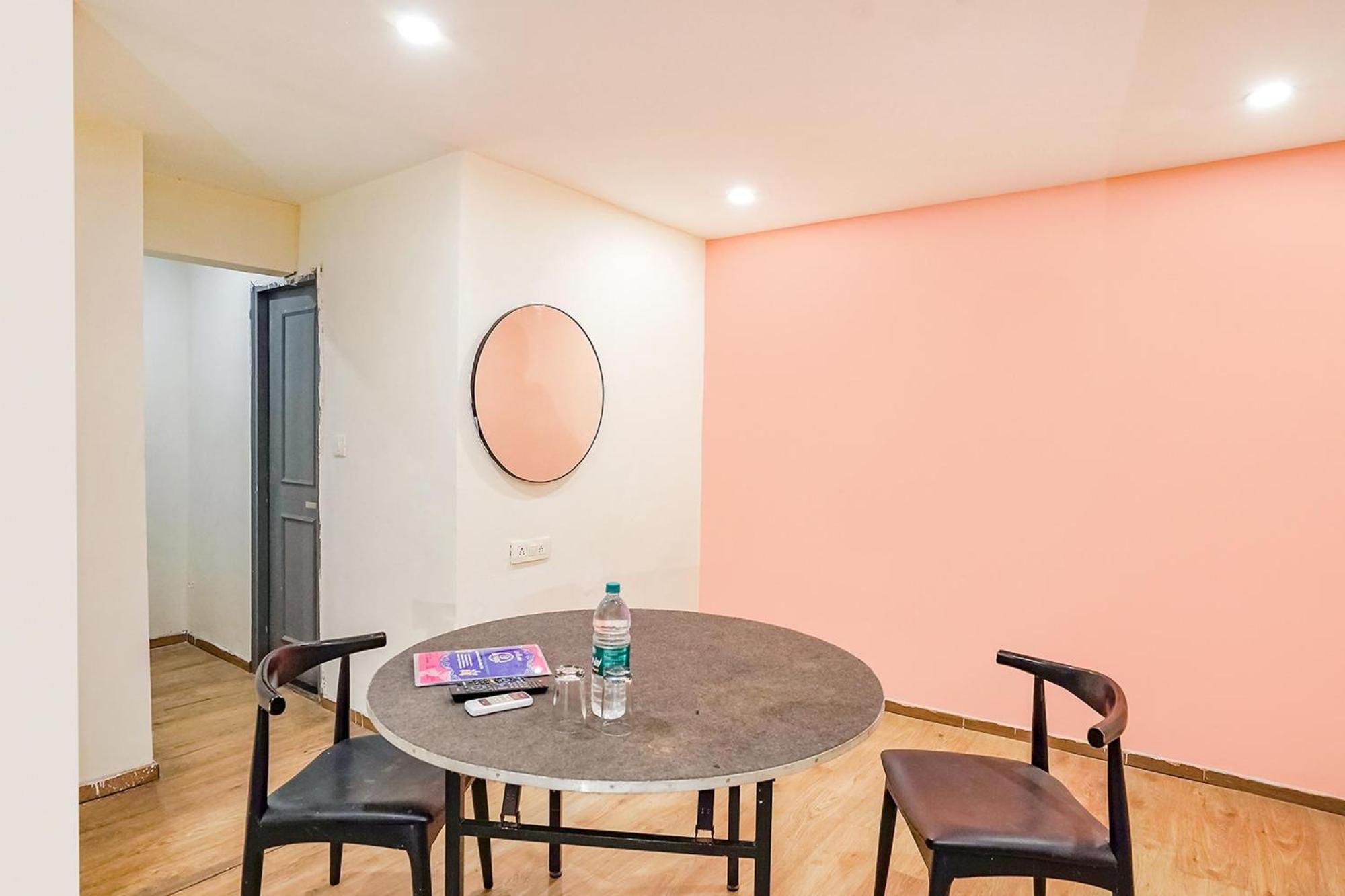 Super Townhouse O Hotel Aditya Residency Near Parthala Over Bridge Sector 121 Noida Indirapuram المظهر الخارجي الصورة