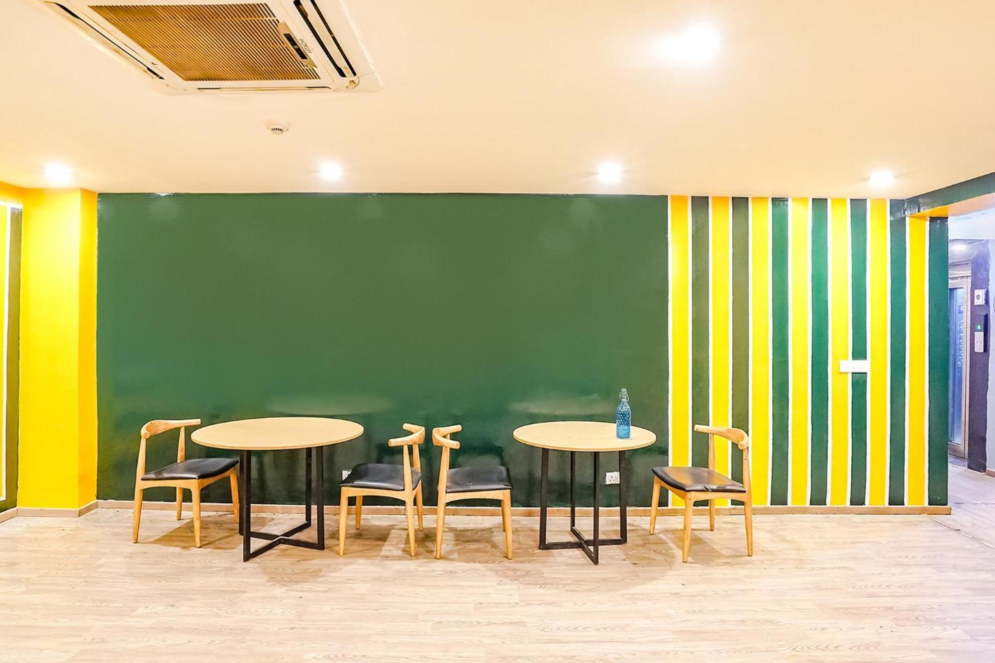 Super Townhouse O Hotel Aditya Residency Near Parthala Over Bridge Sector 121 Noida Indirapuram المظهر الخارجي الصورة