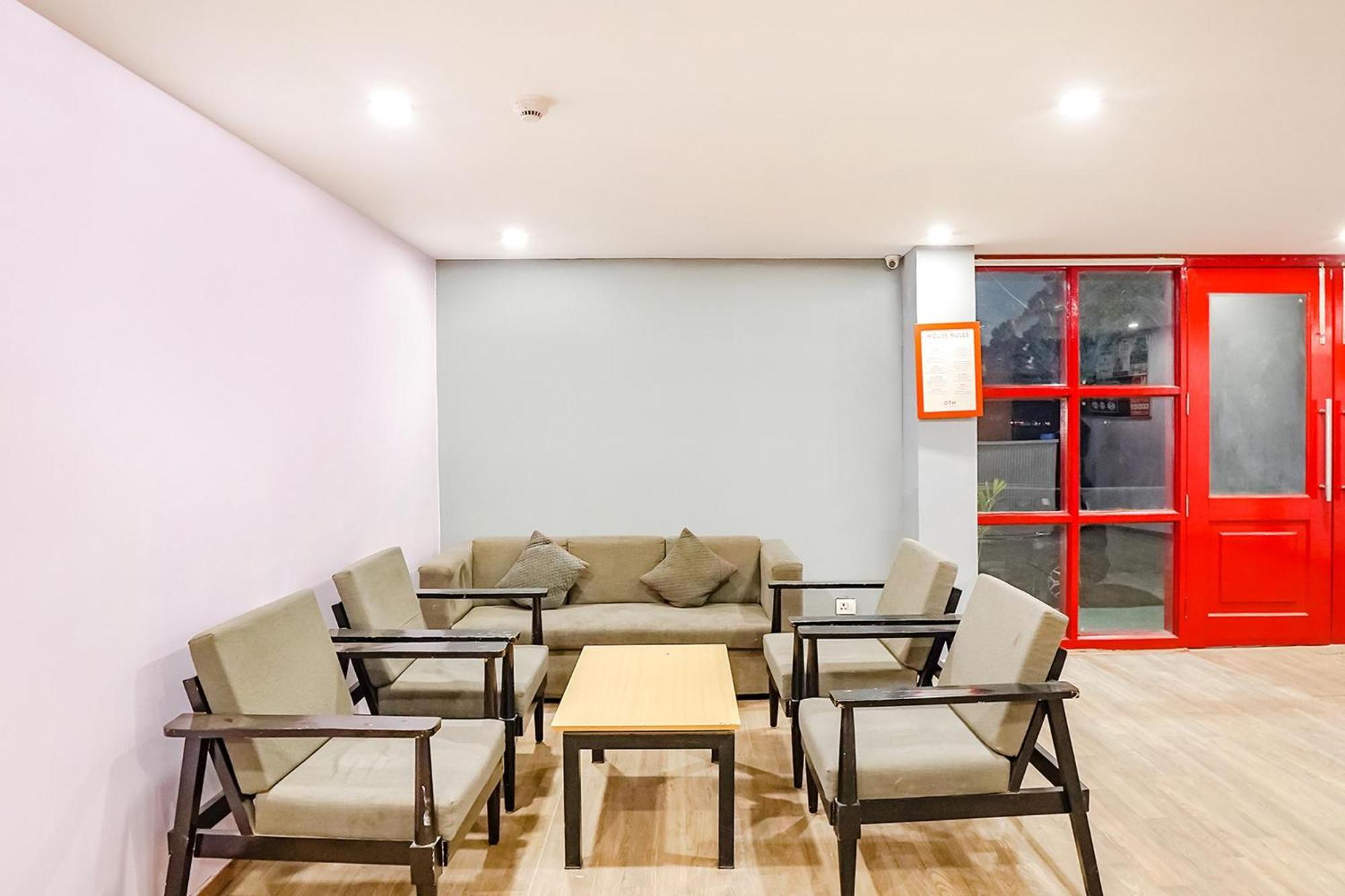 Super Townhouse O Hotel Aditya Residency Near Parthala Over Bridge Sector 121 Noida Indirapuram المظهر الخارجي الصورة