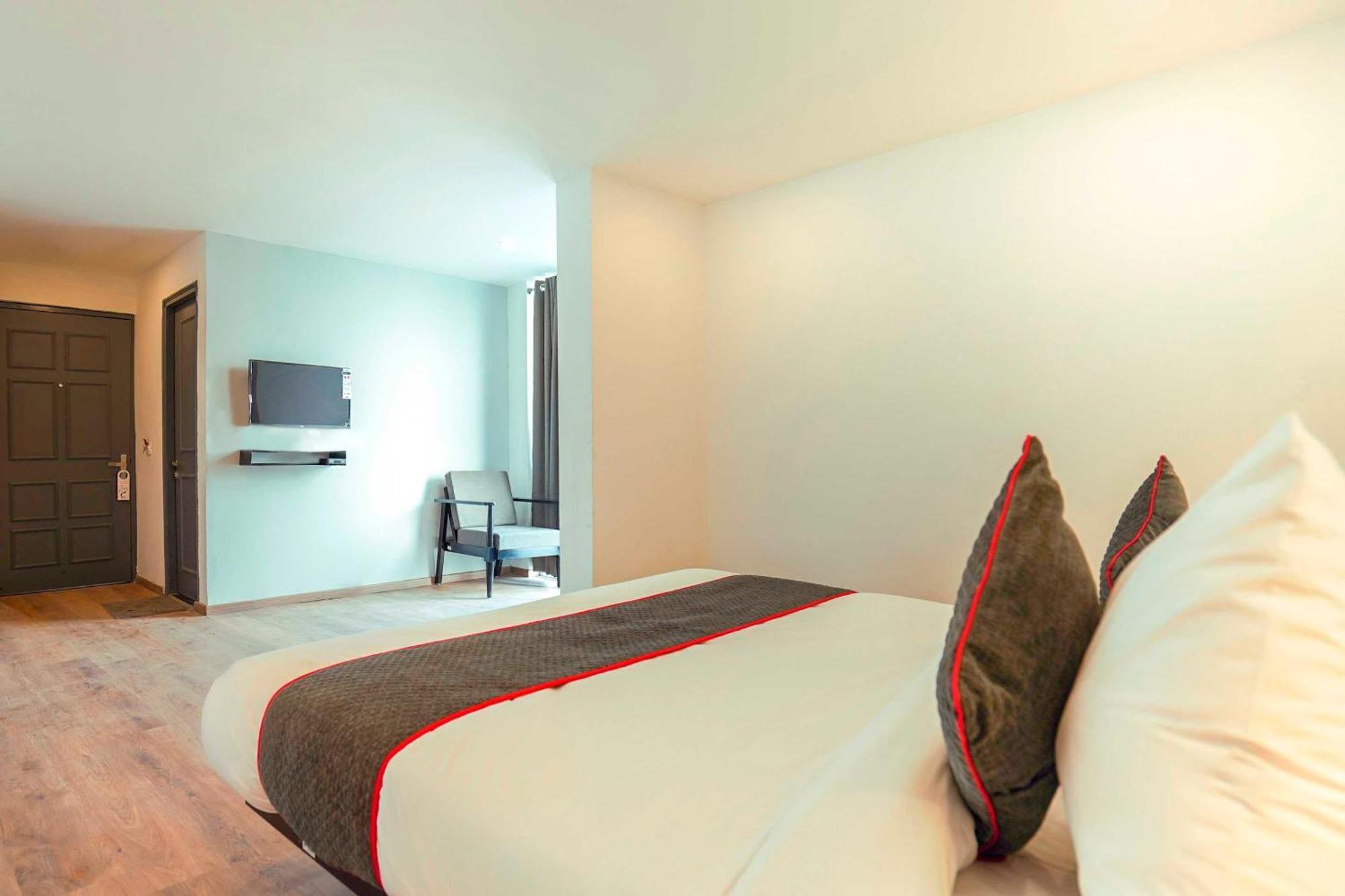 Super Townhouse O Hotel Aditya Residency Near Parthala Over Bridge Sector 121 Noida Indirapuram المظهر الخارجي الصورة