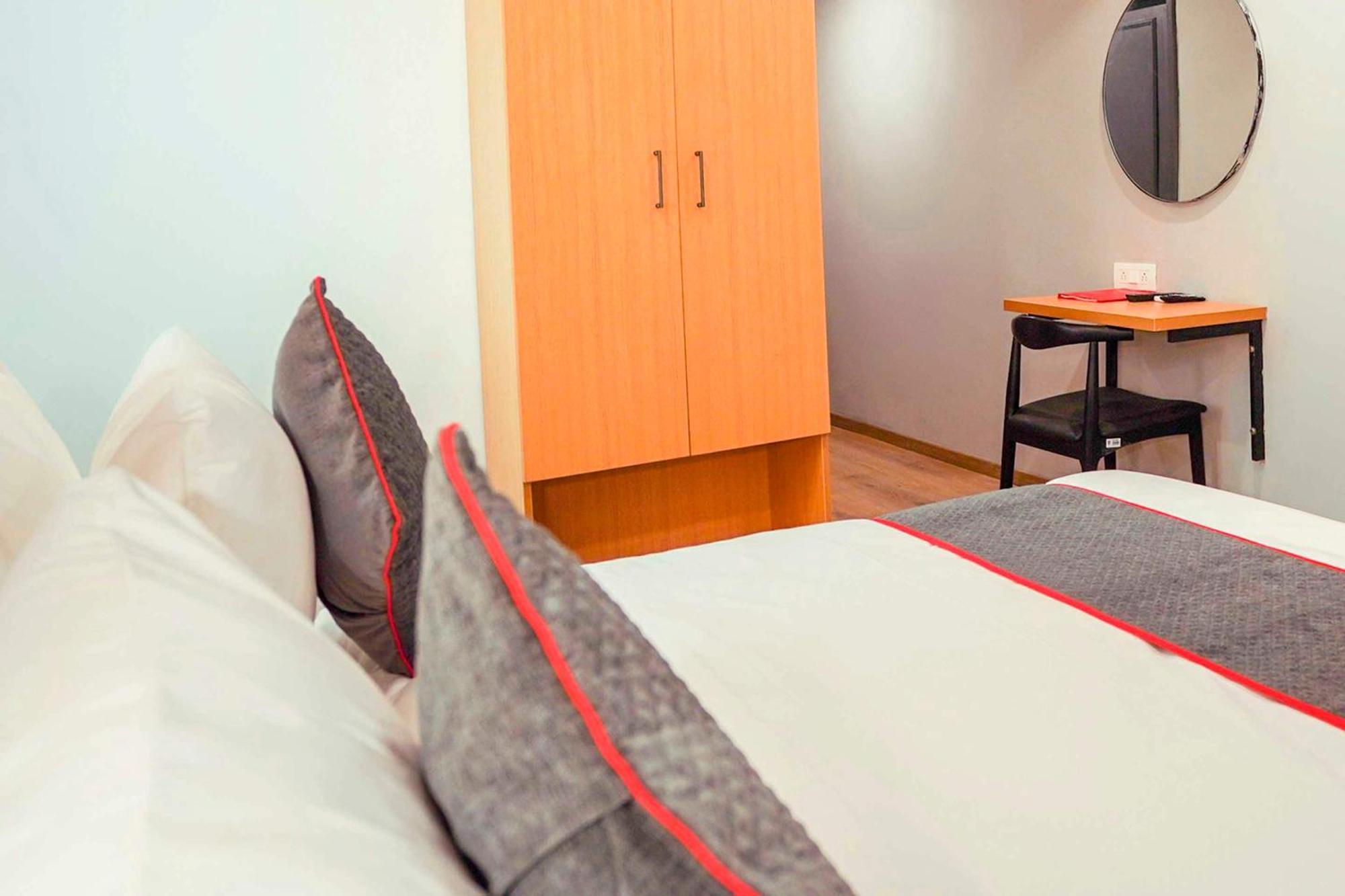 Super Townhouse O Hotel Aditya Residency Near Parthala Over Bridge Sector 121 Noida Indirapuram المظهر الخارجي الصورة